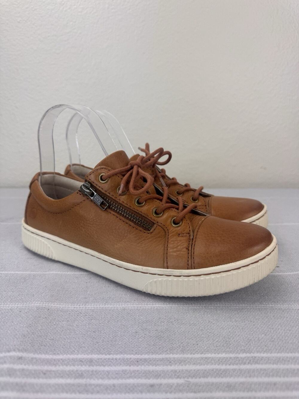 Born Tamara Leather Casual Comfort Sneakers Low Top Lace Up Zip Cognac Brown 7.5